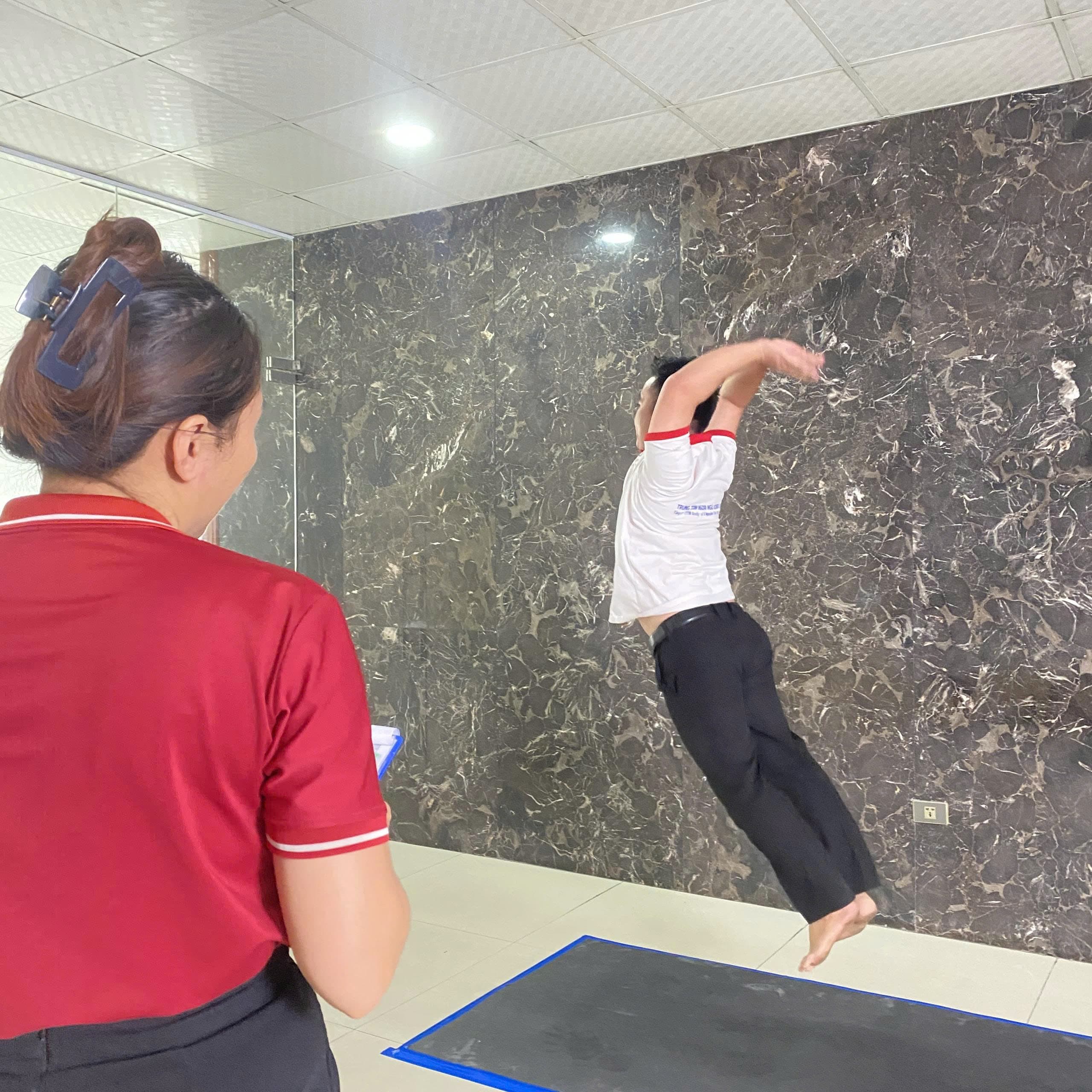Học viên thực hành nội dung thể lực trong Vòng 2